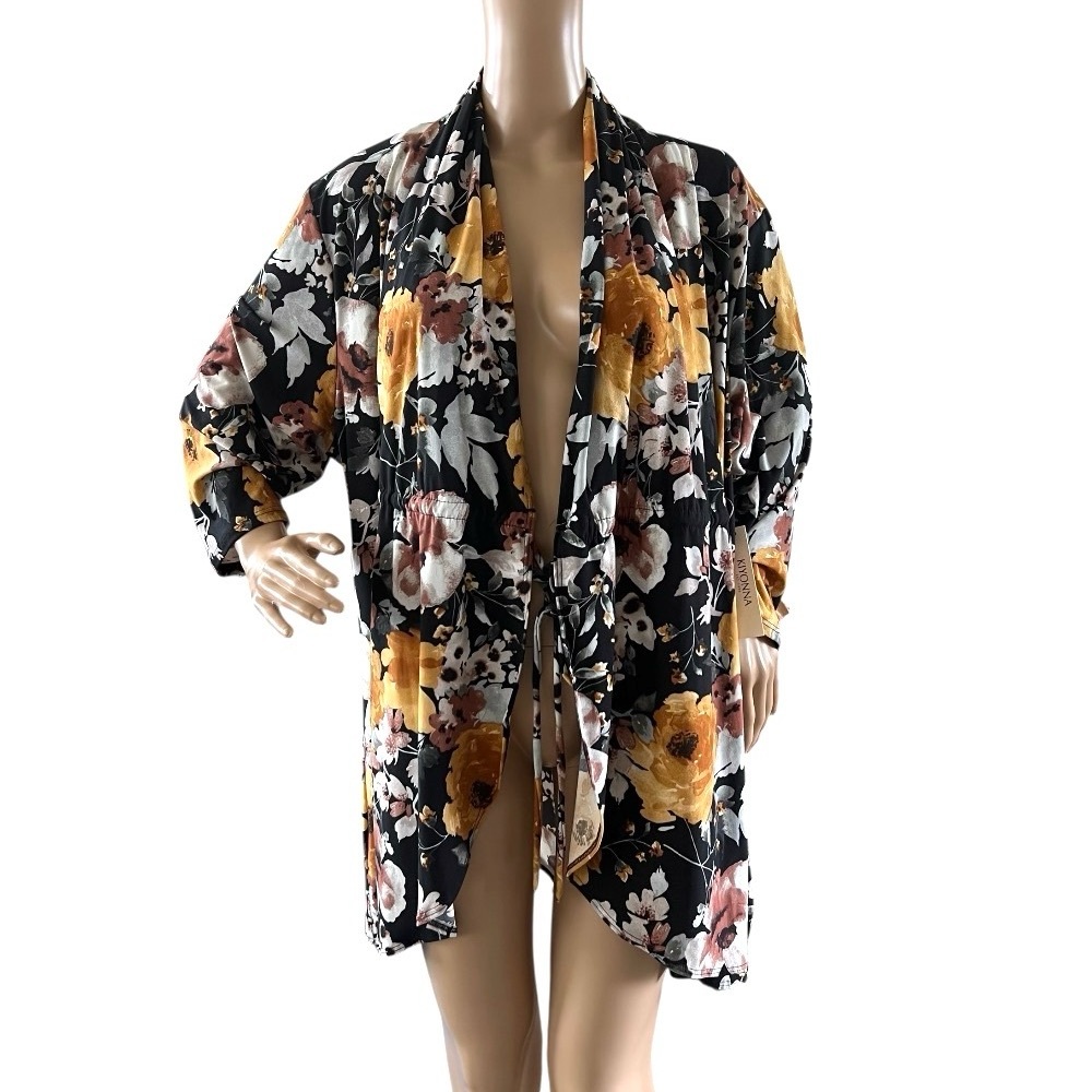 Kiyonna Elegant Floral Wrap